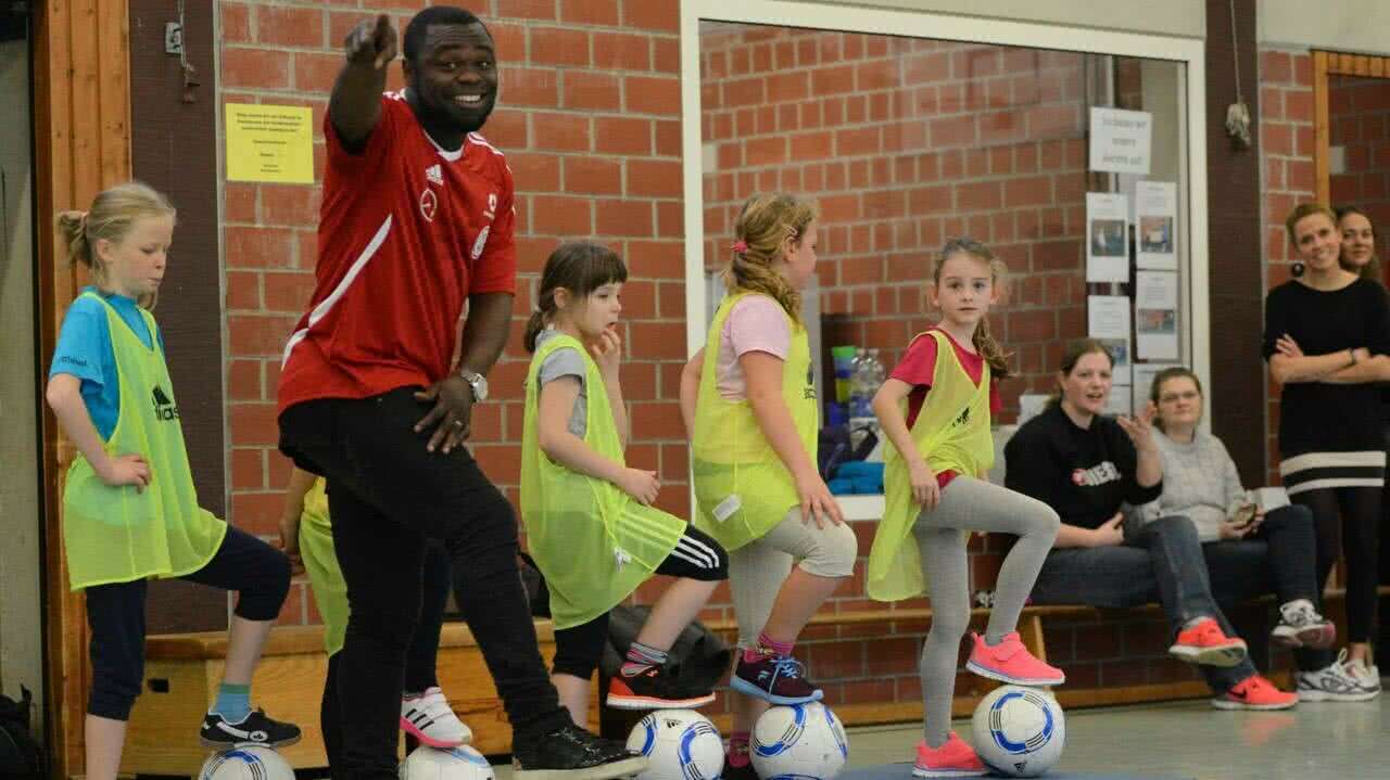 Logo Schule,Kita,Fußball