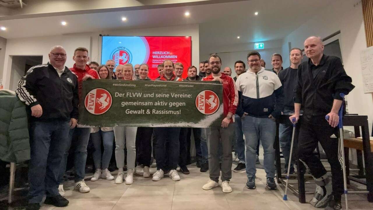 Gemeinsames Zeichen gegen Rassismus im FLVW-Kreis Lippstadt.